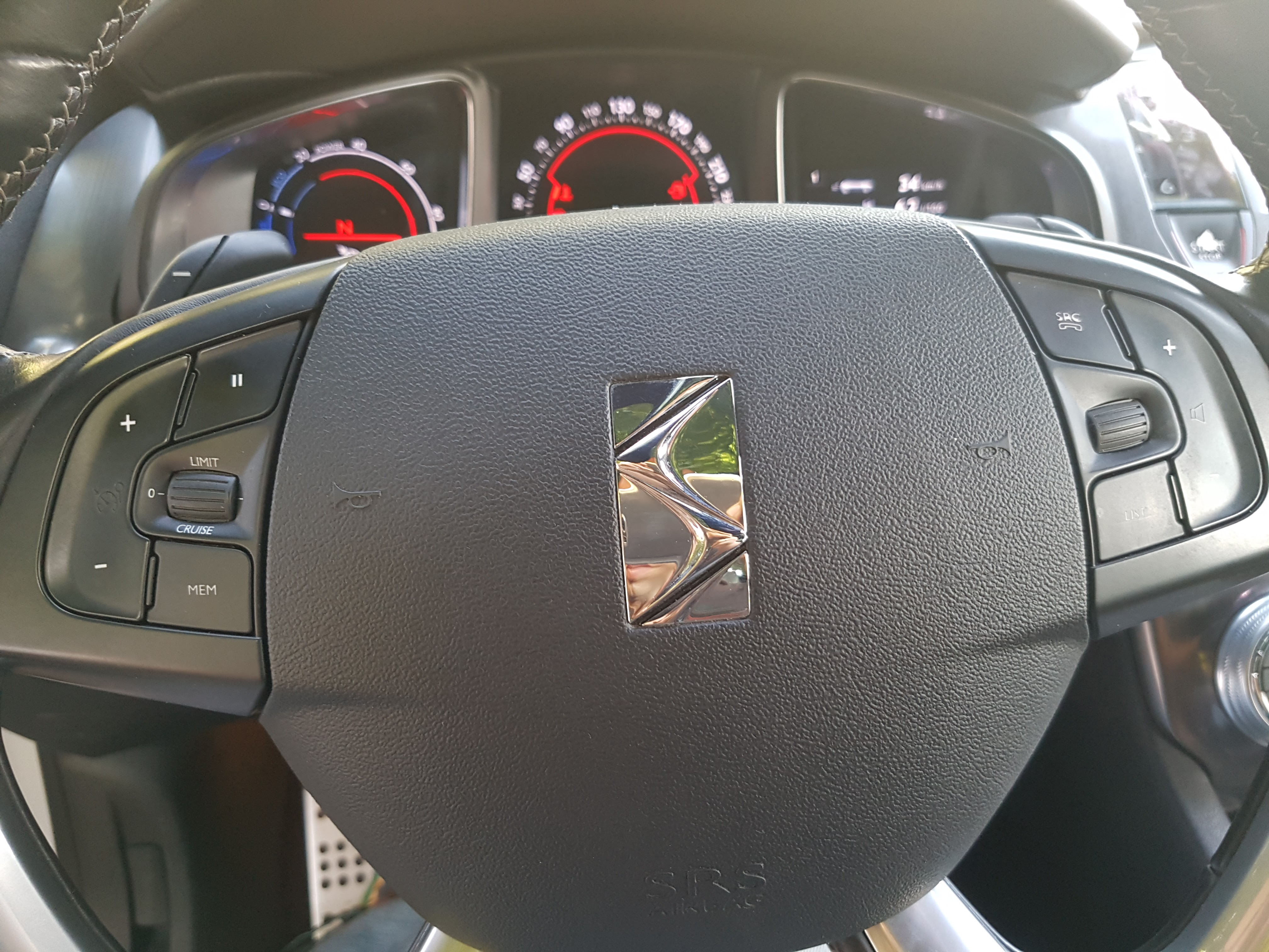 DS5 HIBRIDO 4X4 SPORT AIR DREAM (techo panoramico)