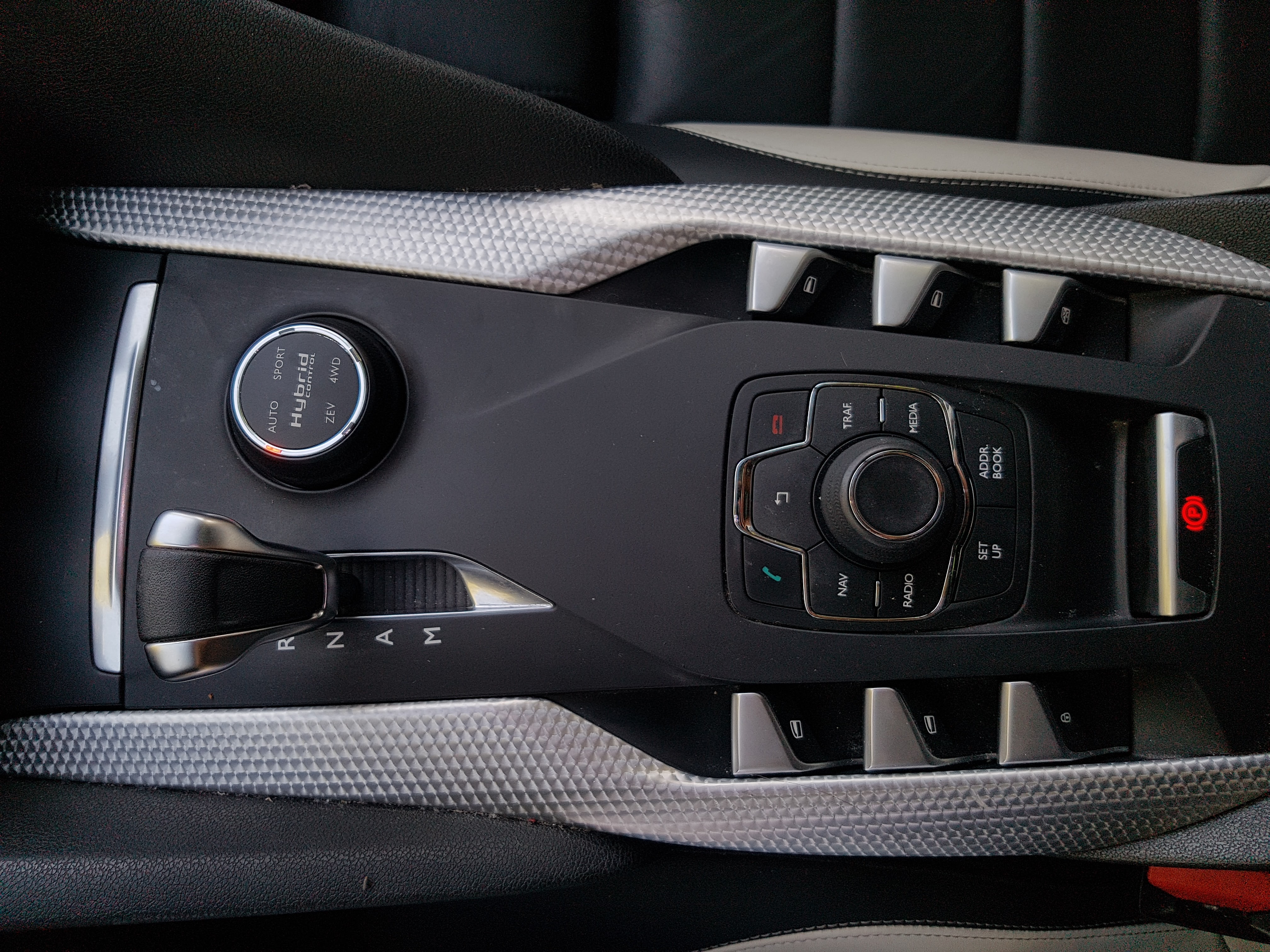 DS5 HIBRIDO 4X4 SPORT AIR DREAM (techo panoramico)